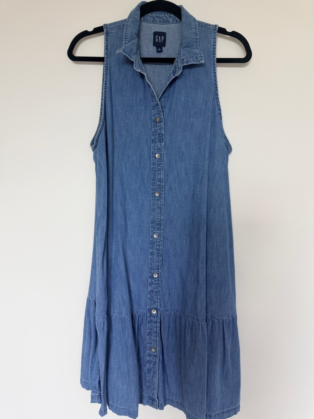 GAP Sleeveless Denim Button-Front Mini Dress in Light Blue